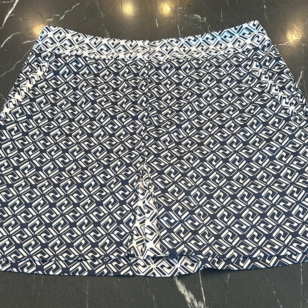 IZOD GOLF Women's Navy and White Skort-size 8